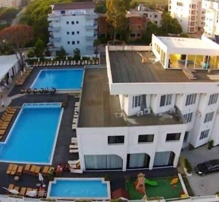 Sunborn Hotel Golem  Dış mekan fotoğraf