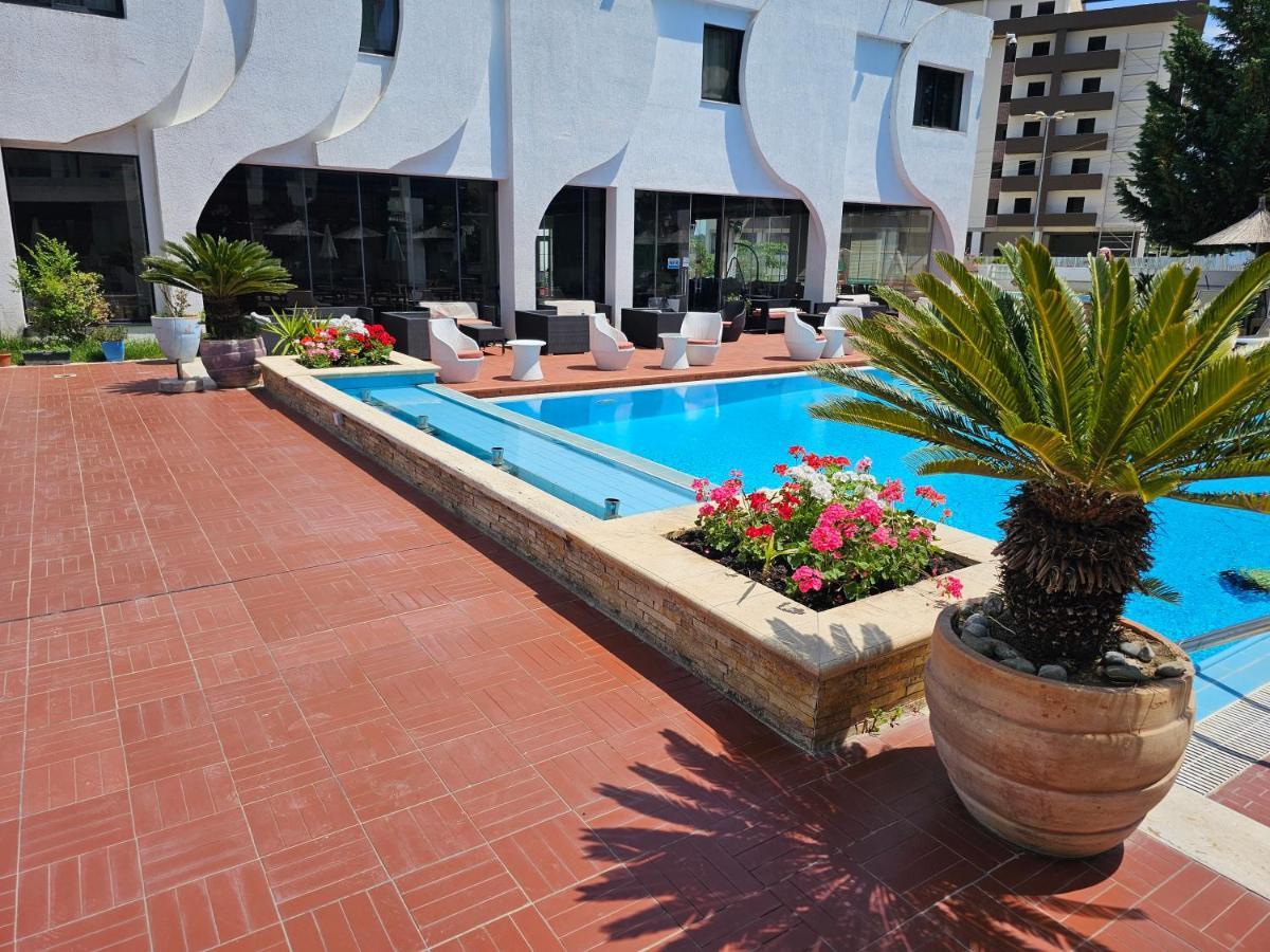 Sunborn Hotel Golem  Dış mekan fotoğraf